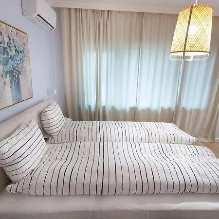 Grand Relax Cape Cod By Rv Апартамент